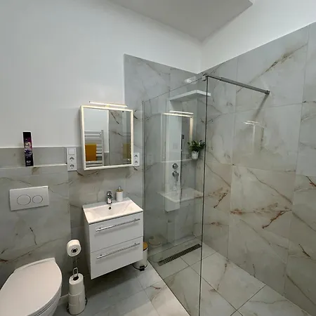 Kings Corner By Downtown *