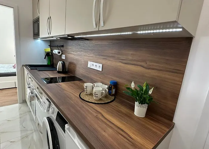 Kings Corner By Downtown Apartment