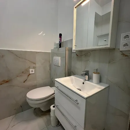 Kings Corner By Downtown